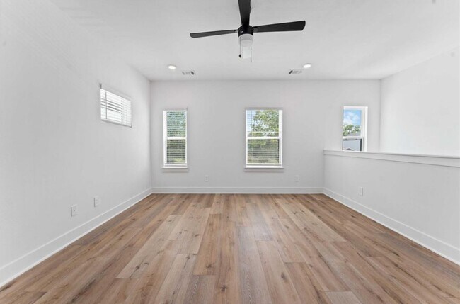 Building Photo - 8023 Cora St