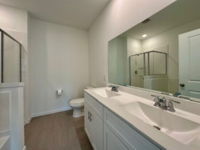 Building Photo - 500 Kinglet Dr