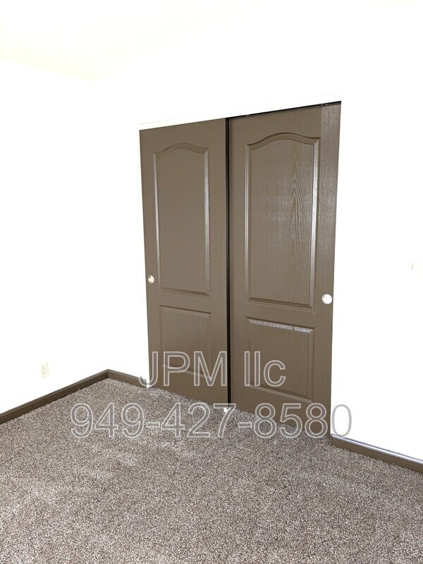 Building Photo - 1700 Locust St