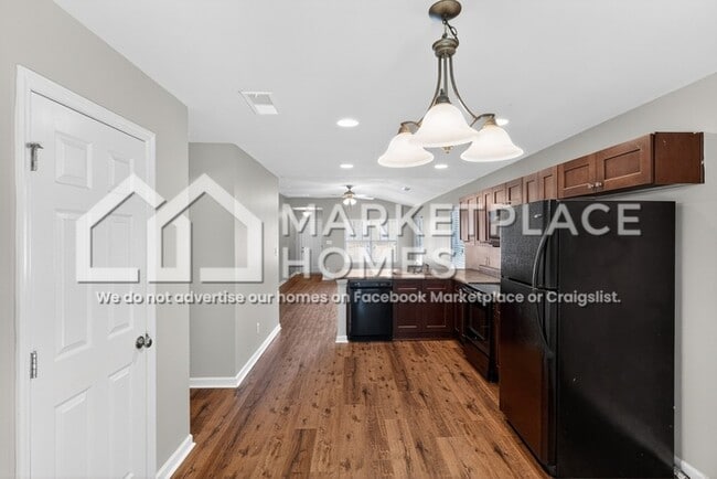 Building Photo - 203 Sedgewick Dr