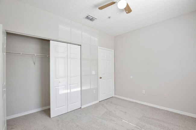 Building Photo - Crescent Place 26-100