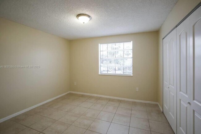 Building Photo - 13970 Langley Pl