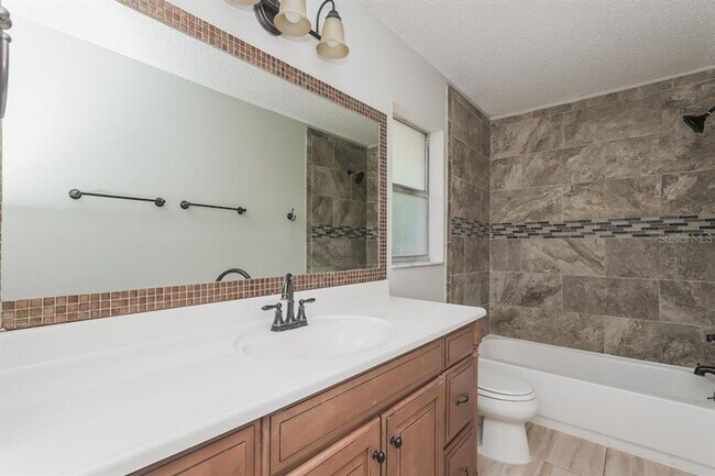 Building Photo - 4400 Old Colony Rd