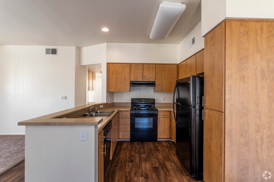 2 BR, 2 A - 950 SF - Rancho Carrillo Apartments | Affordable Ap...