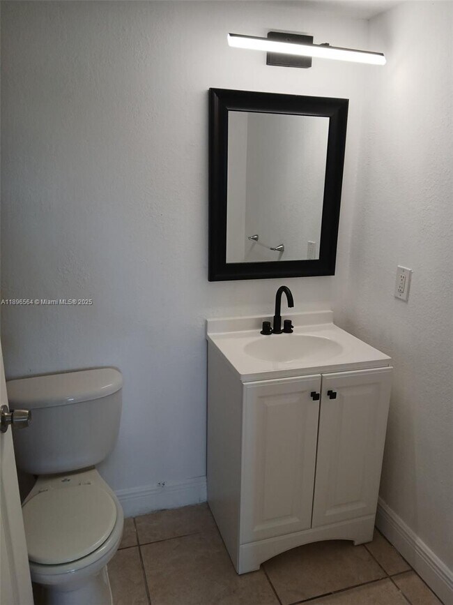 Building Photo - 10420 SW 158th Ct