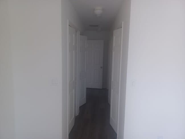 Building Photo - Freshly painted interior and BRAND NEW LVP...