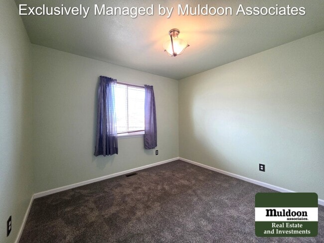 Building Photo - Spacious 5-Bedroom Ranch Home on Oversized Cul-de-Sac lot!