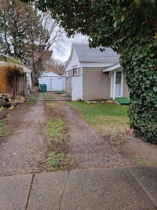 Building Photo - 1071 Sullivan Dr