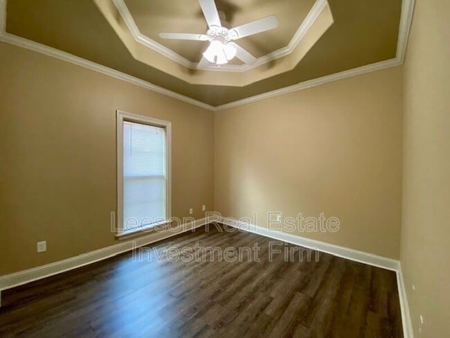 Building Photo - 632 Bitter Pecan Dr