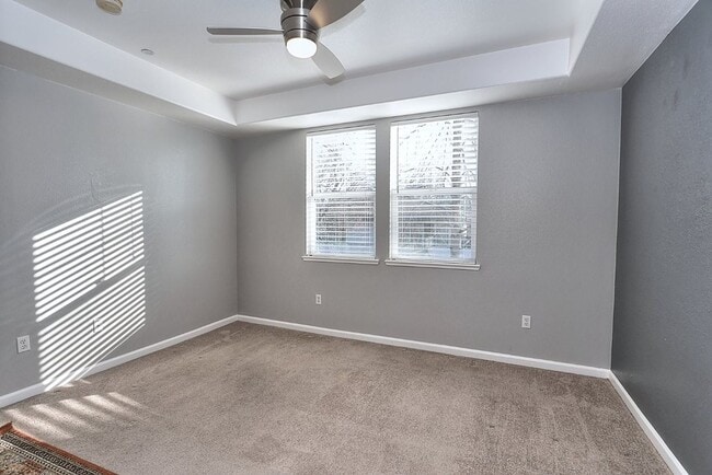 Building Photo - Beautiful Condo in Gated Community for Rent!
