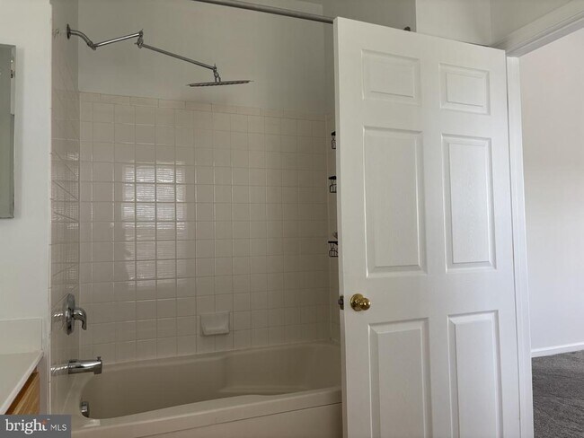 Building Photo - 594 Hopkins Landing Dr