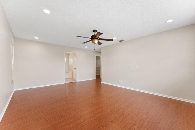 Building Photo - 12348 Clearfalls Dr