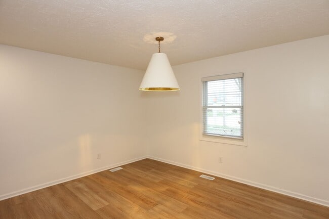 Building Photo - Newly Updated & Renovated Carmel Home!