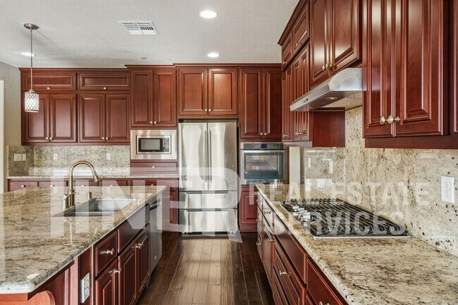 Building Photo - 7542 Pesaro Dr