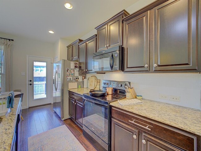 Building Photo - 9928 Aly May Dr