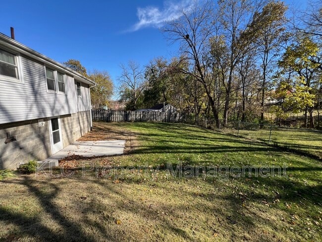 Building Photo - 3307 Gleaves Ct