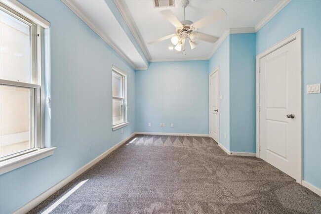 Building Photo - 5512 Val Verde St