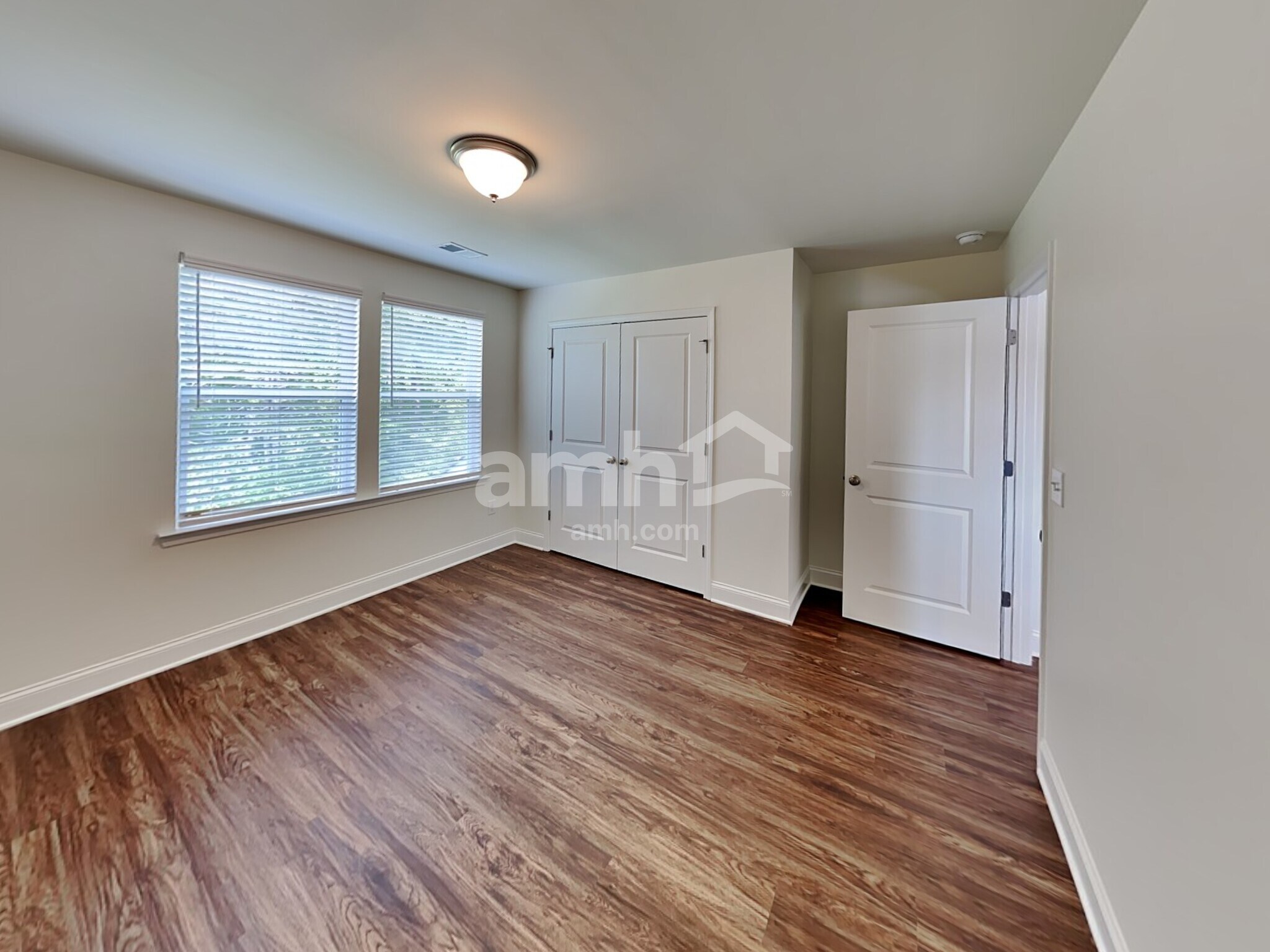 Building Photo - 586 Slew Dr