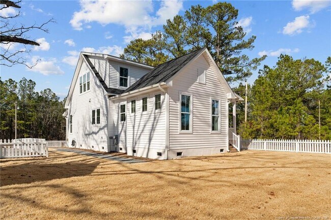 Building Photo - 1718 Ponderosa Rd