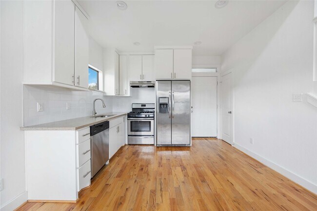 Building Photo - 1617 Dumble St