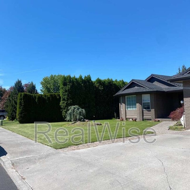 Building Photo - 2235 NW 15th St