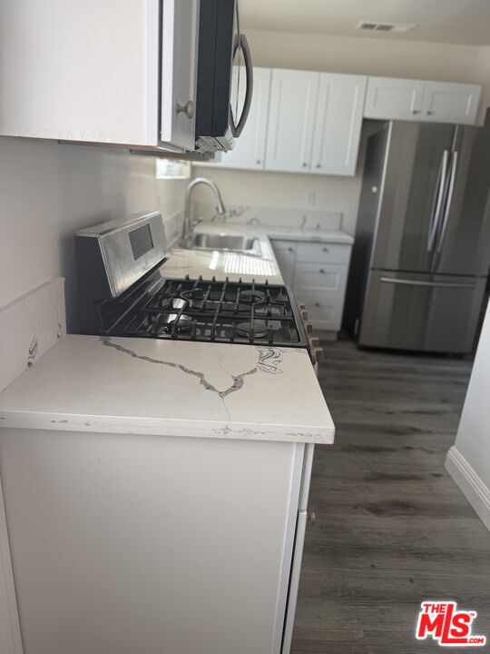 Building Photo - 17902 Saticoy St