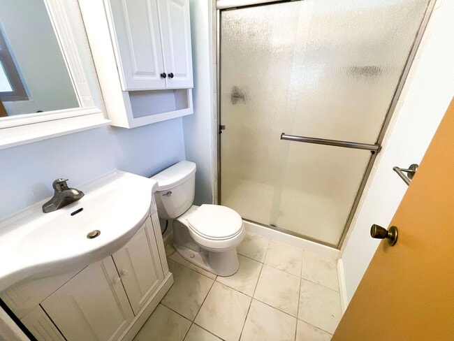 Building Photo - This gorgeous Pine Hills home has a large interior, 2-car garage, and fully-fenced yard!