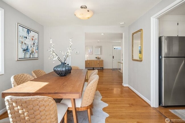 Building Photo - 5606 59th Ave NE