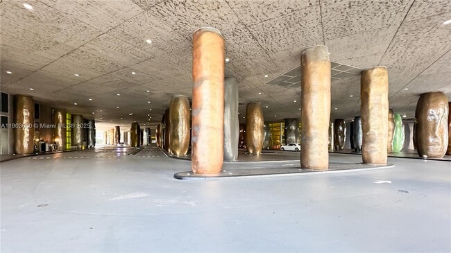 Building Photo - 465 Brickell Ave