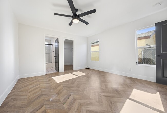 Building Photo - 5916 Walnut Ave