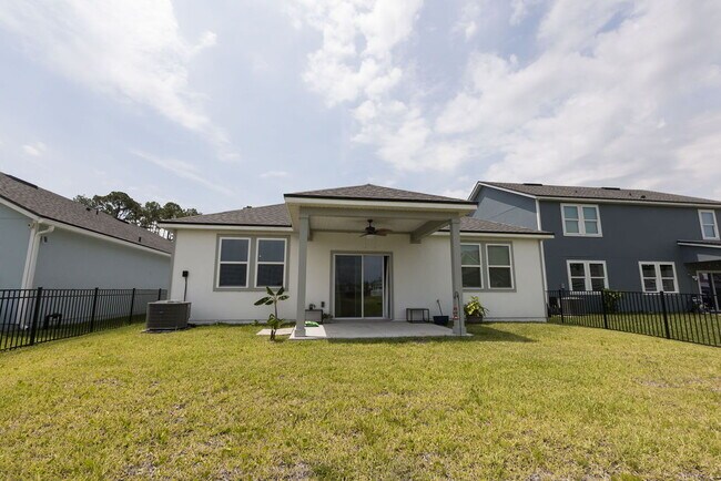 Building Photo - For Rent | Like-New 3 Bedroom, 2 Bath Home...