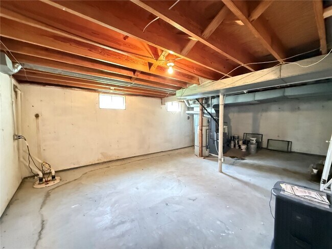Building Photo - 1133 Westmoor Pl