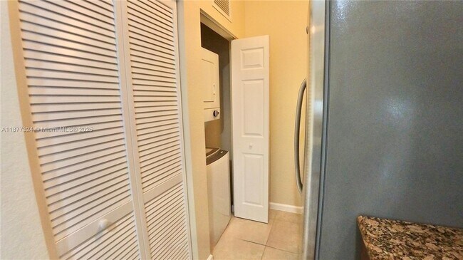 Building Photo - 9204 SW 170th Ct