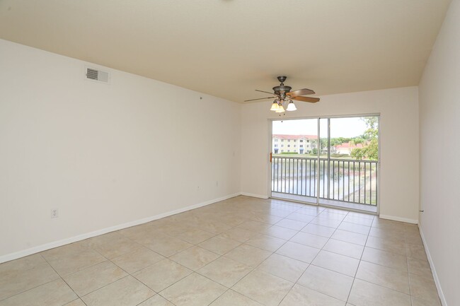 Building Photo - ***NEW PHOTOS ATTACHED***North Naples****G...