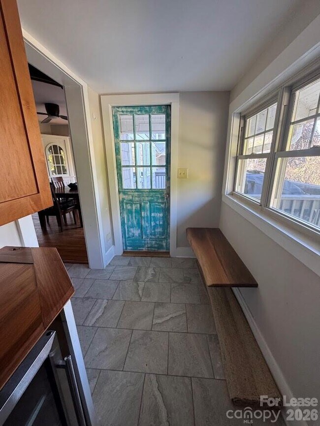 Building Photo - 10 Coleman Ave