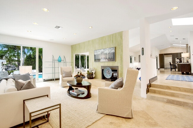 Building Photo - 3001 Jasmine Ct