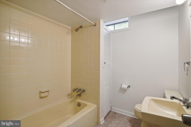 Building Photo - 11124 Post House Ct