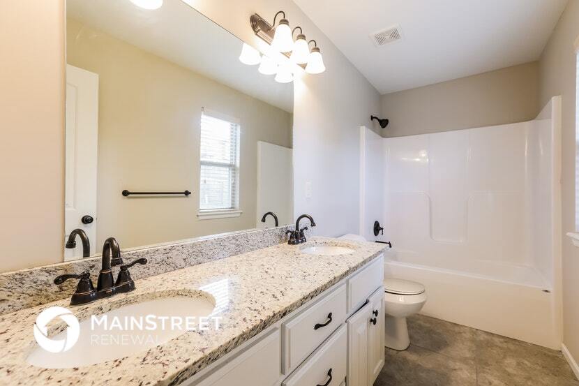 Building Photo - 1309 NW Hilltop Ln