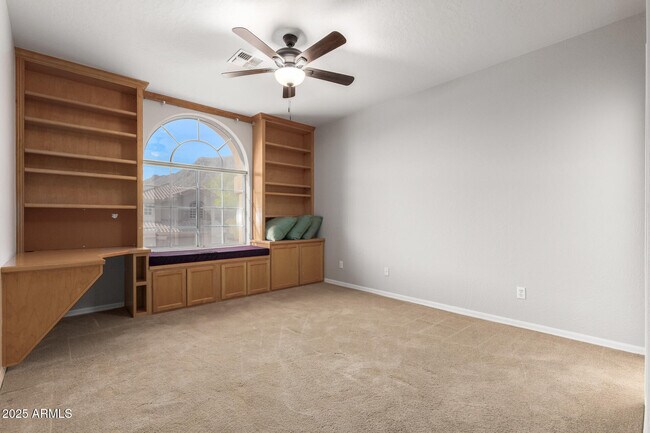 Building Photo - 1367 E Desert Flower Ln