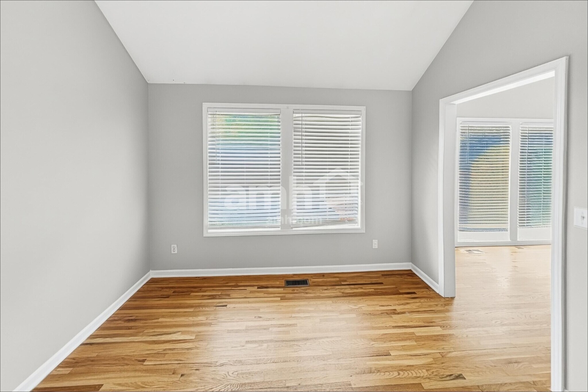 Building Photo - 2105 SW Eyrie Rd
