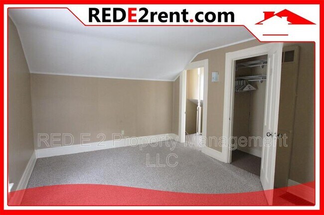Building Photo - 416 Dodge St