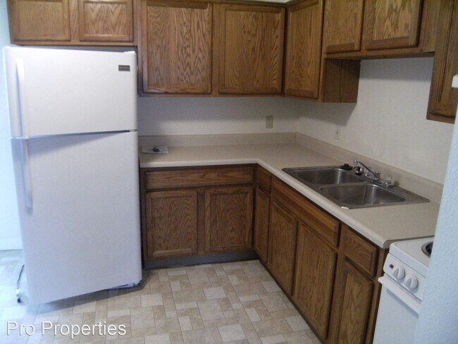 Building Photo - 3004 S 68th Ct
