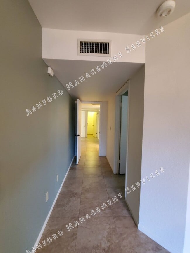 Building Photo - ***MOVE IN SPECIAL***3 BEDROOM ON CULDESAC...