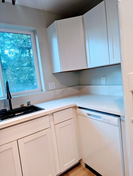 Building Photo - 134 Pine Ridge Rd