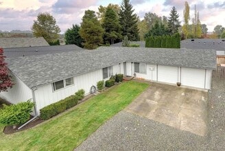 Building Photo - Very Cute 2 Bedroom Duplex In Puyallup