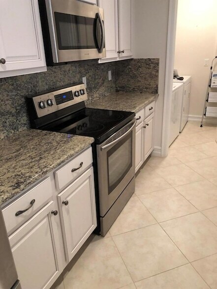 Building Photo - 10320 SW Stephanie Way