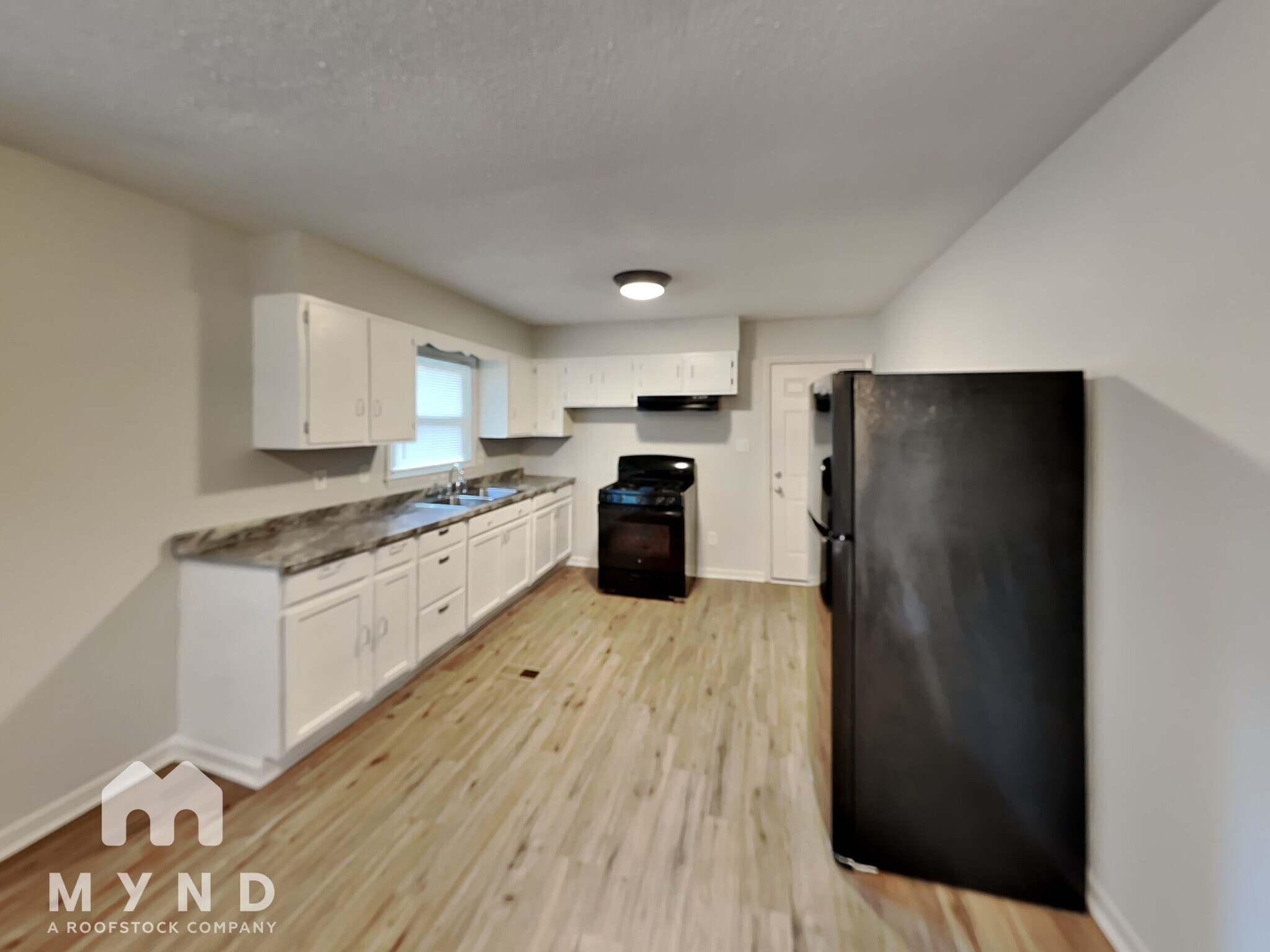 Building Photo - 3211 Spring Valley Dr