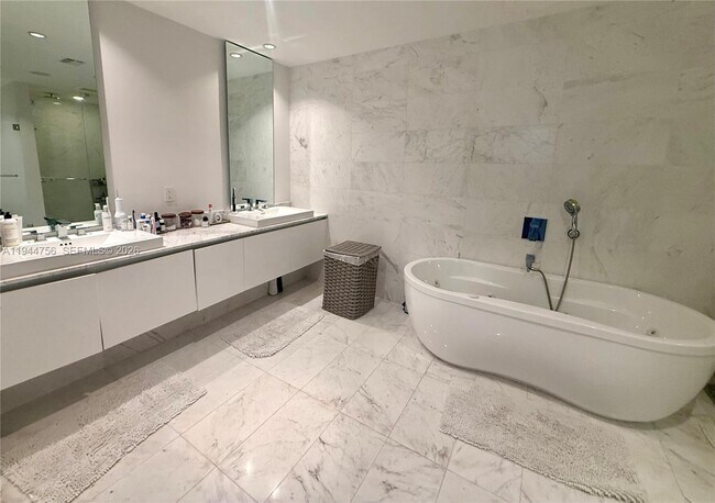 Building Photo - 3300 NE 188th St