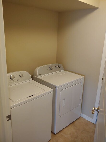 Building Photo - 1034 Griffith St