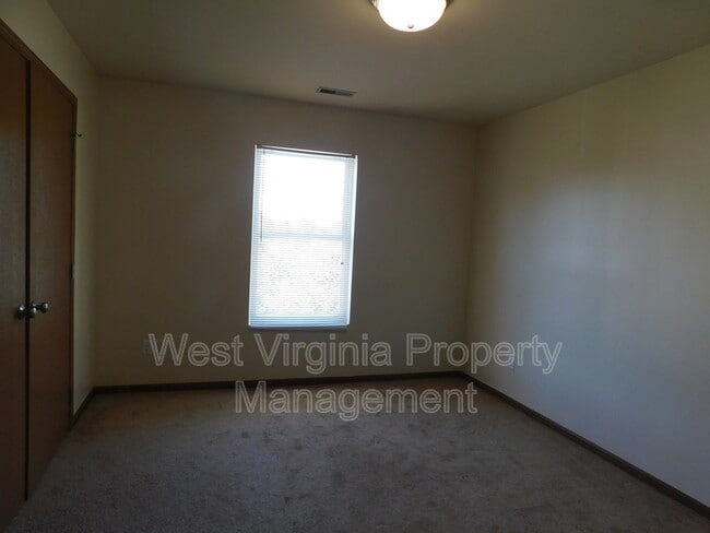 Building Photo - 212 Cardinal Wy